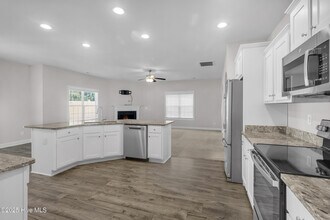 2908 Bettye Gresham Ln in New Bern, NC - Building Photo - Building Photo