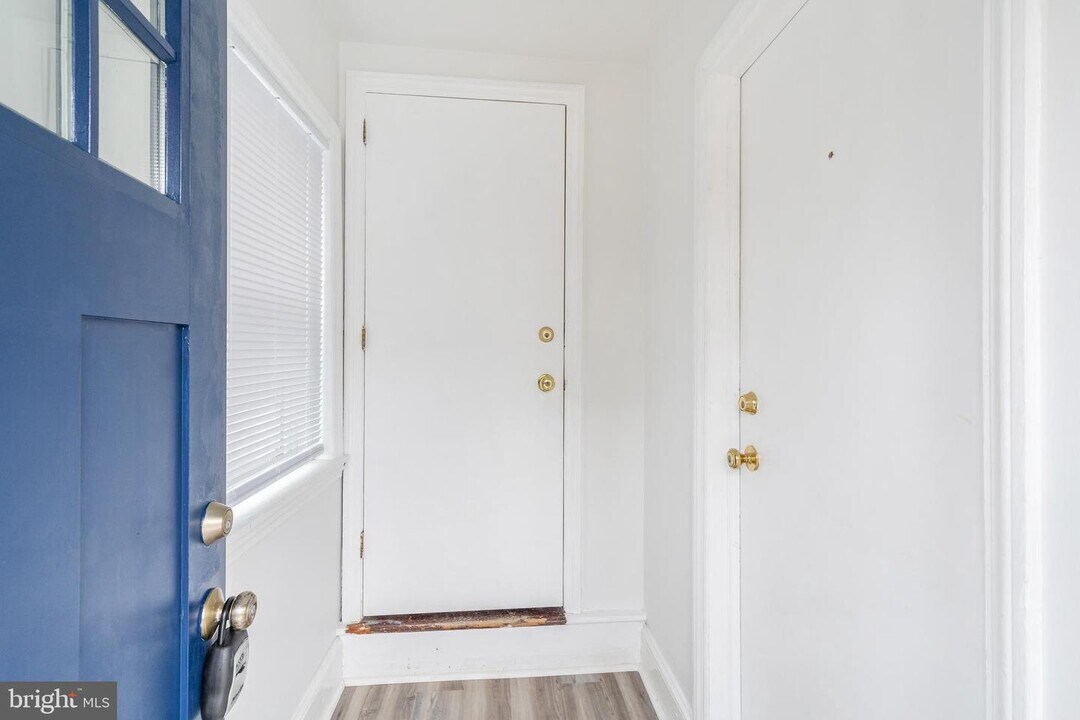 47 W Central Ave-Unit -B in Paoli, PA - Foto de edificio