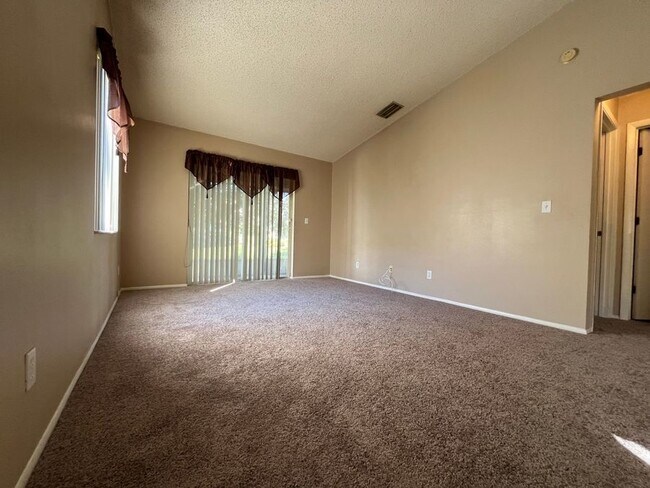 2075 Isle Royal Ct SE in Winter Haven, FL - Building Photo - Building Photo
