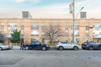Manzione Red Hook Co-ops in Brooklyn, NY - Foto de edificio - Building Photo