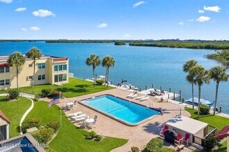 1729 Minutemen Causeway in Cocoa Beach, FL - Building Photo - Building Photo