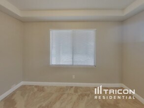 9109 Picket Fence Ave in Las Vegas, NV - Building Photo - Building Photo