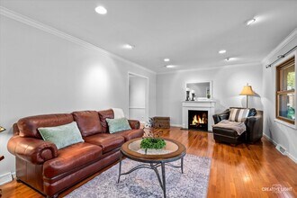 6382 Twin Oaks Ln in Lisle, IL - Building Photo - Building Photo