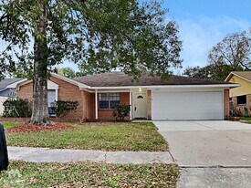 6127 Heatherbrook Dr in Houston, TX - Building Photo