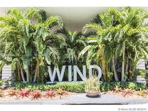 350 S Miami Ave in Miami, FL - Building Photo - Building Photo