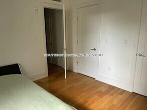 49 Rogers St, Unit RM1 in Boston, MA - Building Photo - Building Photo