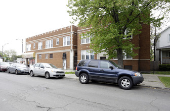 5457-5473 W Chicago Ave in Chicago, IL - Building Photo - Building Photo