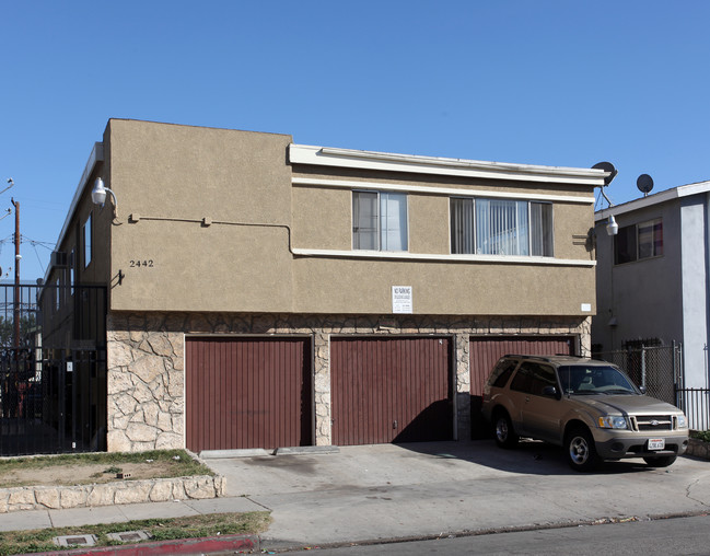 2442 Pasadena Ave in Long Beach, CA - Building Photo - Building Photo