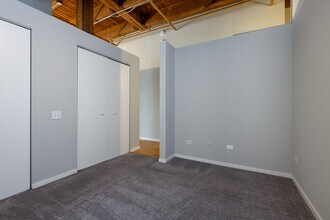 550 West Harrison Street in Chicago, IL - Building Photo - Building Photo