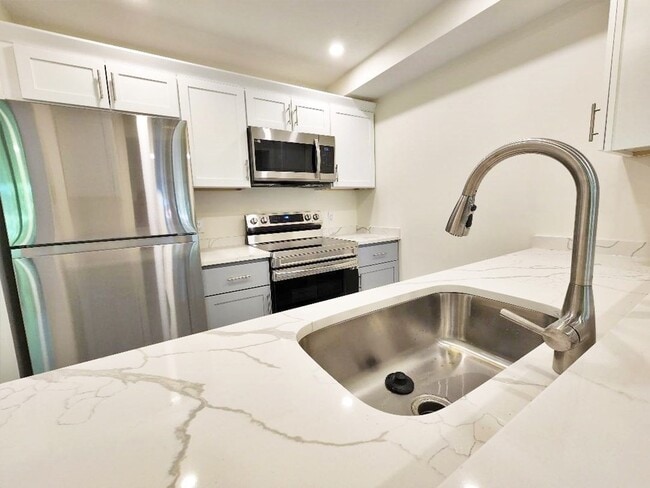 266 Chestnut Hill Ave, Unit 25 in Boston, MA - Building Photo - Building Photo
