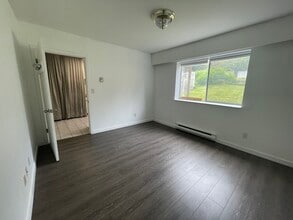 1014 Dory St in Coquitlam, BC - Building Photo - Building Photo