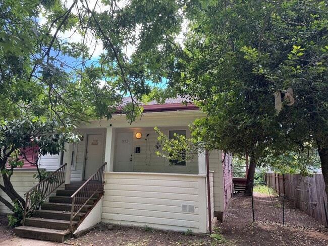 property at 552 W 8th Ave
