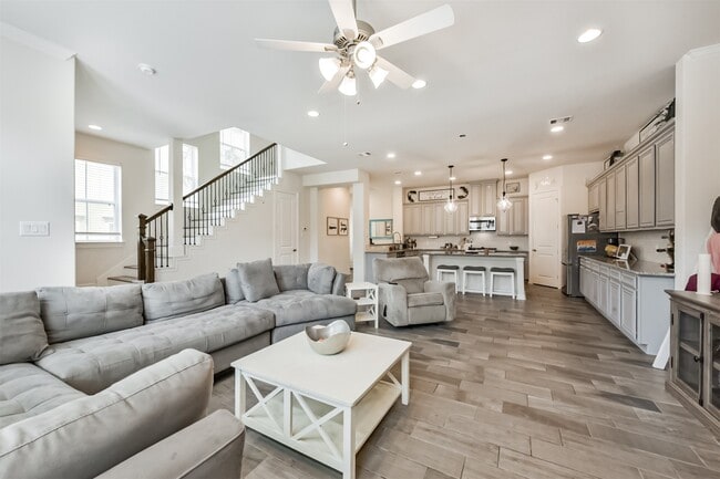 property at 18 W Oaks Dr