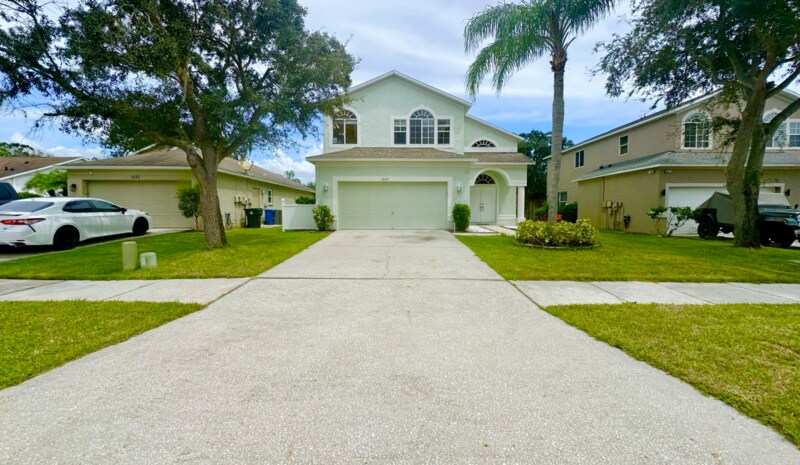 1647 Gray Bark Dr in Oldsmar, FL - Building Photo