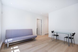 3887 W 15th Ave in Vancouver, BC - Building Photo - Building Photo