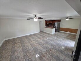 111 Lake Ave in Lake Worth Beach, FL - Building Photo