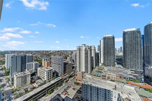 1111 SW 1st St-Unit -3520N in Miami, FL - Building Photo