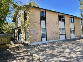 336 Victor St, Unit 4 in San Antonio, TX - Building Photo - Building Photo