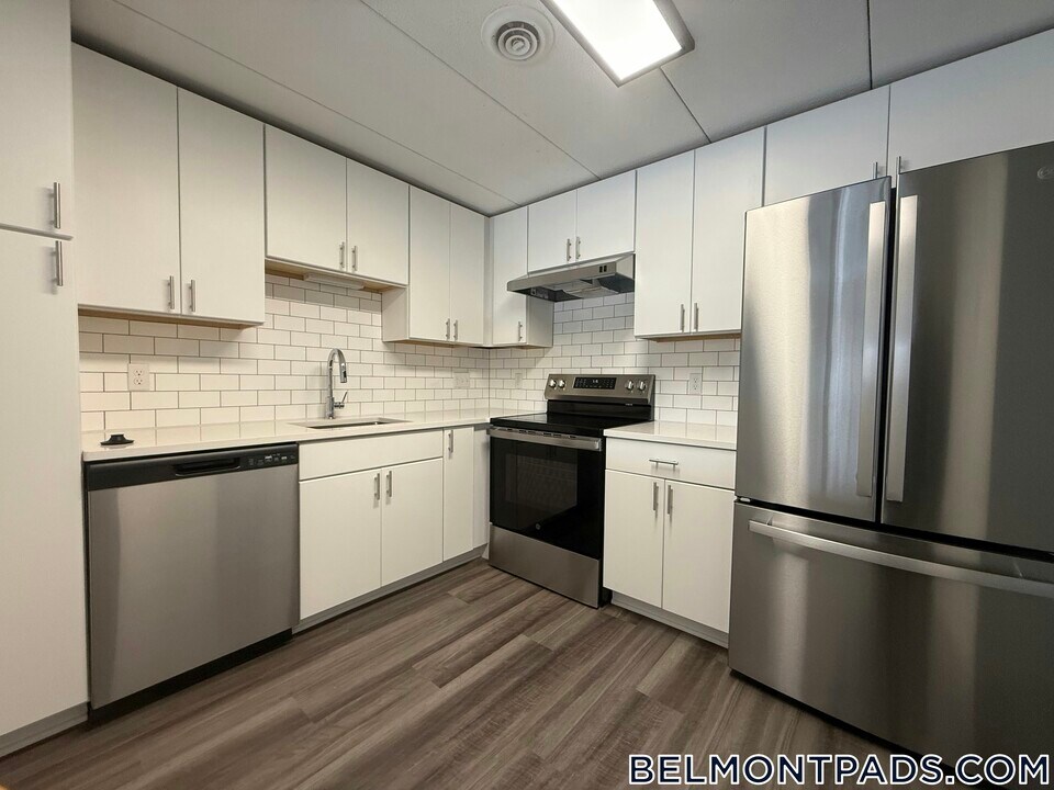 49 Hill Rd, Unit 35 in Belmont, MA - Building Photo