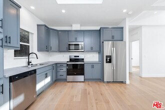 3023 Prospect Ave in Santa Monica, CA - Building Photo - Building Photo