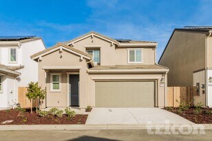 11643 Giacinta Ln in Rancho Cordova, CA - Building Photo
