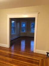 16 Lauriston St, Unit 2nd floor in Providence, RI - Building Photo - Building Photo