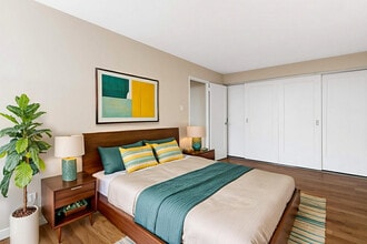 Willowbrook Apartments in Ottawa, ON - Building Photo - Building Photo