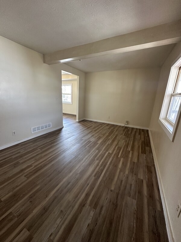 property at 3626 E 143rd St