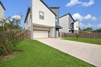 10209 Ashville Dr in Houston, TX - Building Photo - Building Photo