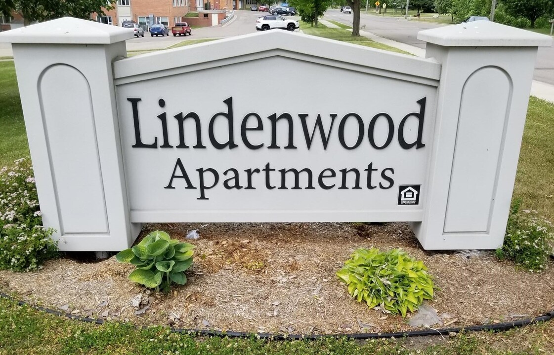 Linden Wood Apartments in Winsted, MN - Building Photo