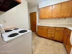 4429 Shelbyville Rd in Louisville, KY - Building Photo - Building Photo