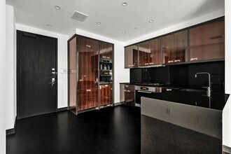 157 W 57th St in New York, NY - Building Photo - Building Photo