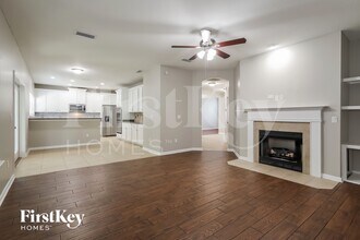 2060 Heritage Oaks Ct in Orange Park, FL - Foto de edificio - Building Photo