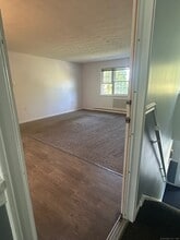 105 Horse Pond Rd in Salem, CT - Building Photo - Building Photo