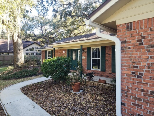 property at 1412 Plantation Oaks Terrace