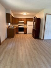 105 Crystal Lake Ct in Stephens City, VA - Building Photo - Building Photo