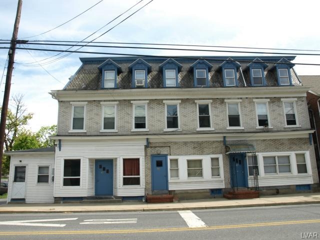 20 Main St in Walnutport, PA - Building Photo