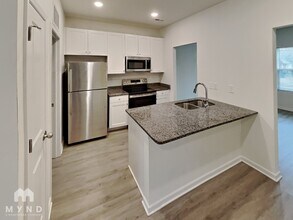 819 W Walnut Ave, Unit 504 in Gastonia, NC - Building Photo - Building Photo