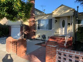 5111 Barrett Ave in Richmond, CA - Building Photo