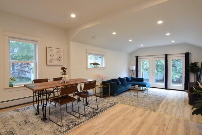 35 Cumberland St, Unit 3