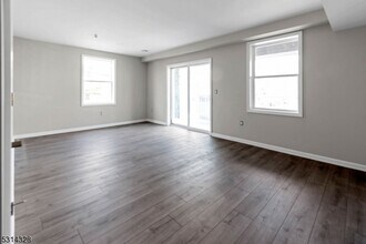 862 E Jersey St, Unit 5 in Elizabeth, NJ - Building Photo - Building Photo