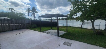 14313 SW 45th Terrace in Miami, FL - Building Photo - Building Photo
