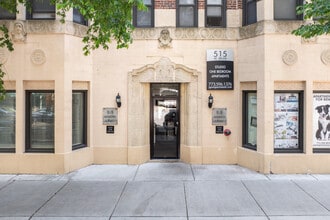 515 W. Briar in Chicago, IL - Foto de edificio - Building Photo