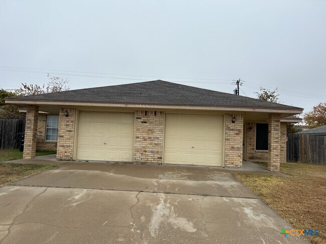 5305 Morning Glen Ln