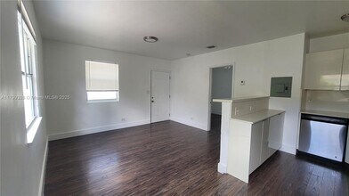 1335 SW 8th St in Miami, FL - Building Photo - Building Photo