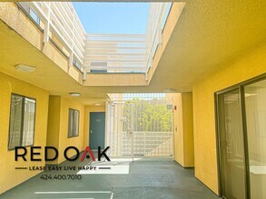 2724 Abbot Kinney Blvd in Los Angeles, CA - Building Photo - Building Photo
