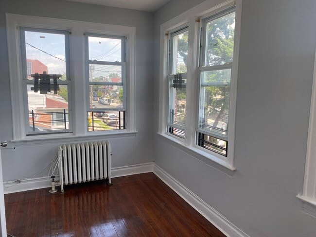 1170 E 43rd St in Brooklyn, NY - Foto de edificio - Building Photo