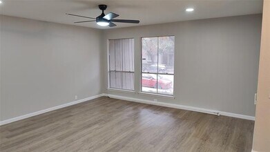 11840 Leisure Dr in Dallas, TX - Building Photo - Building Photo