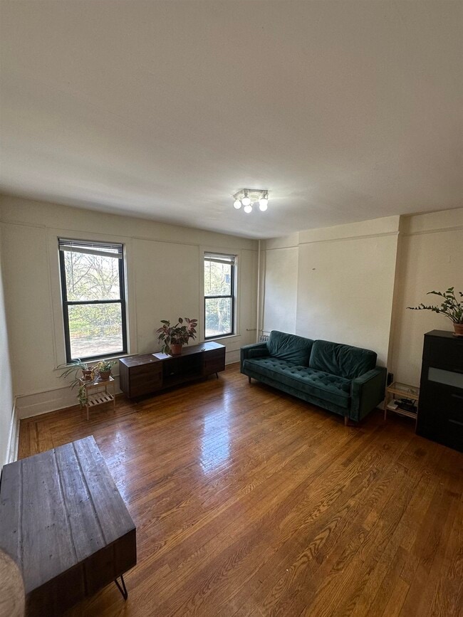 267 8th St in Jersey City, NJ - Building Photo - Building Photo