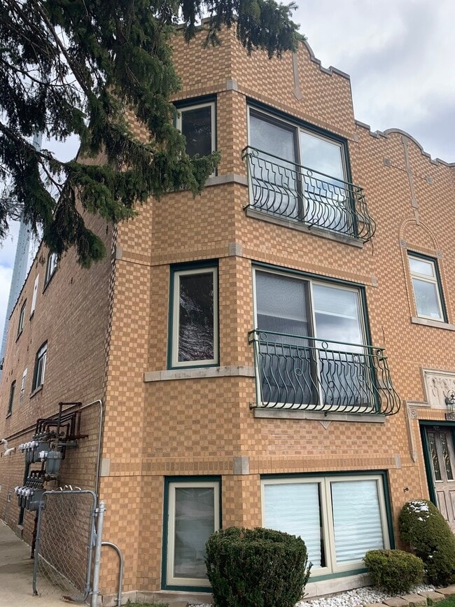 property at 2525 N 72nd Ct